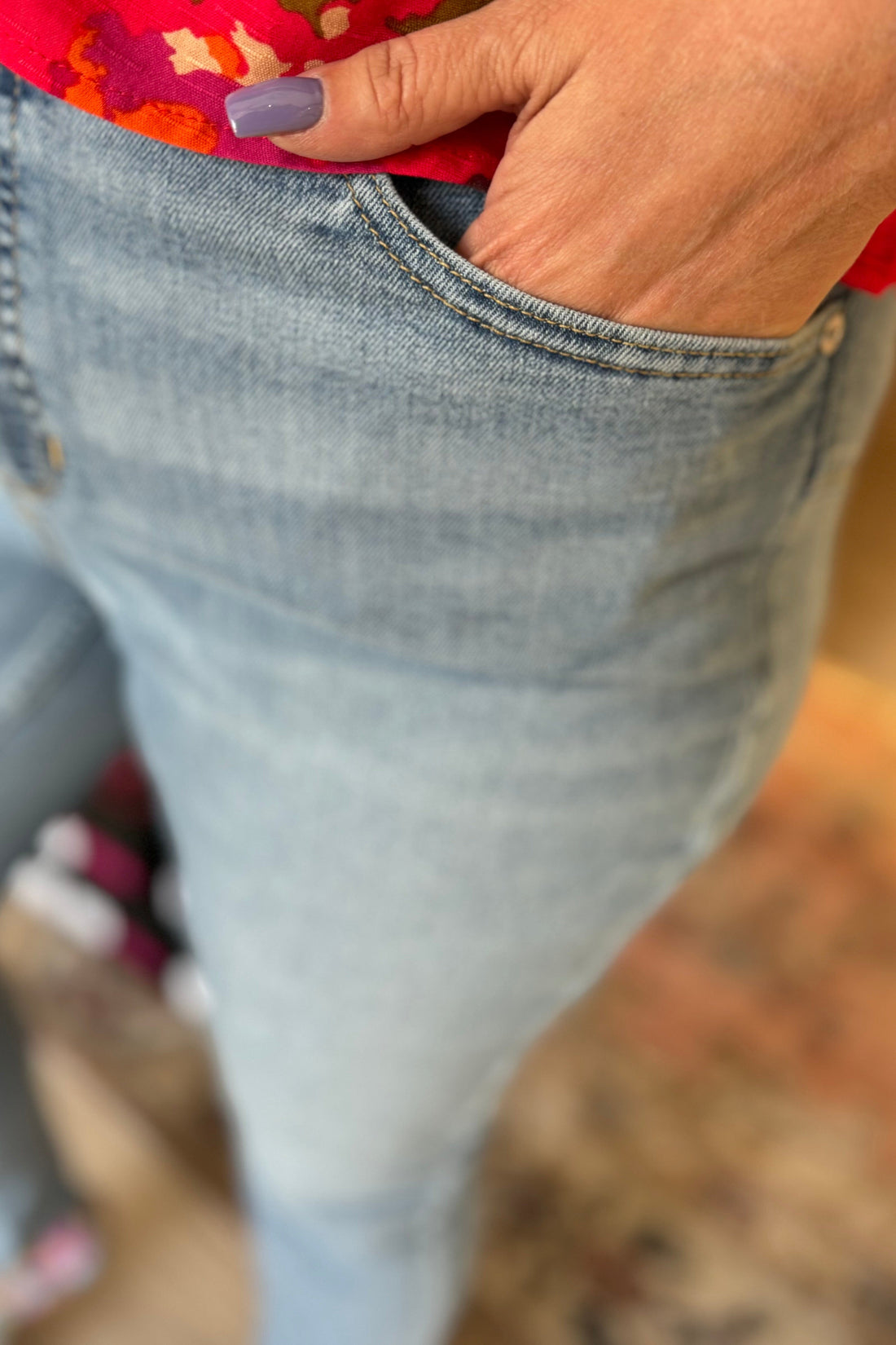 Sophia Curvy Hugging Skinny Light-Wash Ankle Jeans JEANS TRIBAL 