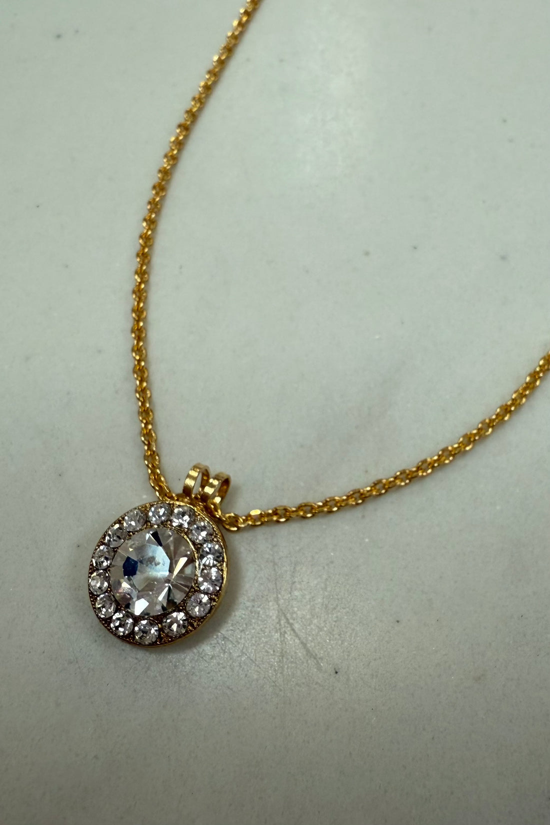 Large Halo Pendant in &quot;On A Clear Day&quot; - Yellow Gold BETTERBRANDJEWELRY Mariana 